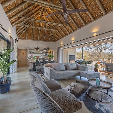 Villa Lanterfant - Luxury Stay In Nature - Solar Powered Hoedspruit Bagian luar foto