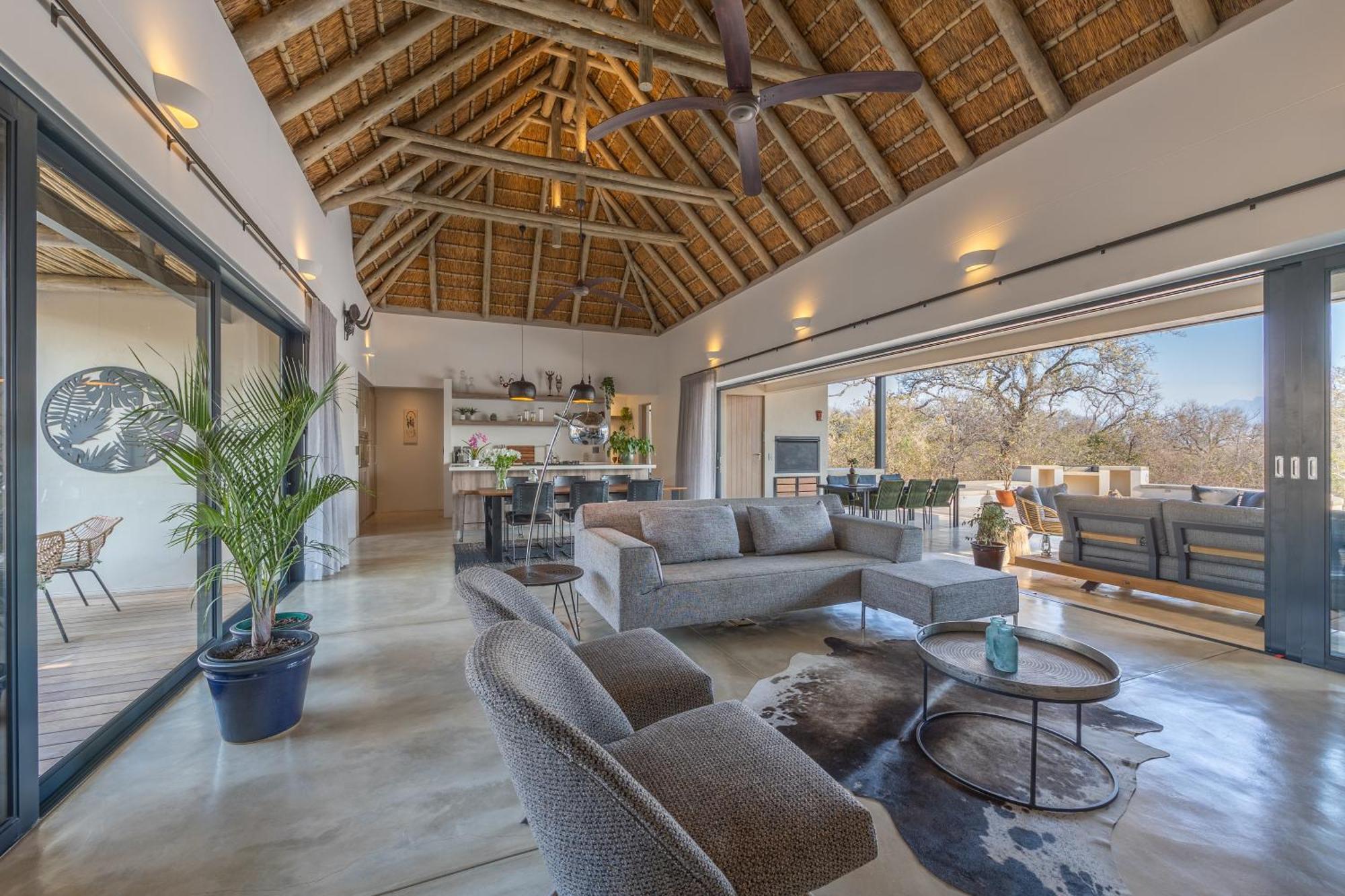 Villa Lanterfant - Luxury Stay In Nature - Solar Powered Hoedspruit Bagian luar foto