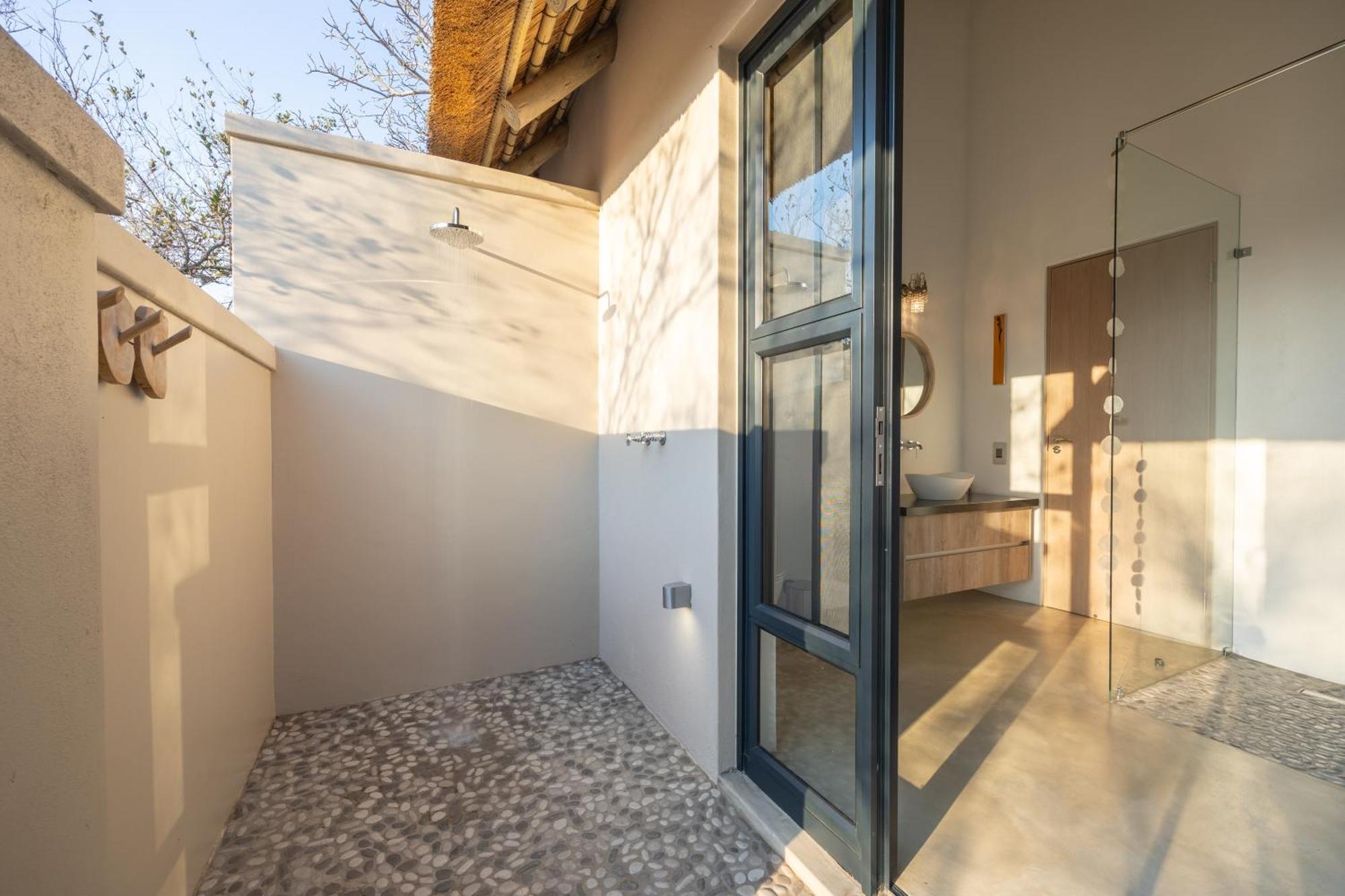 Villa Lanterfant - Luxury Stay In Nature - Solar Powered Hoedspruit Bagian luar foto